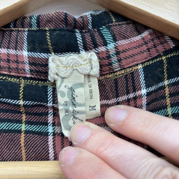 Gimmicks by BKE Buckle Western Plaid Lace Sequins Button Up Tank Top Medium - Picture 5 of 5